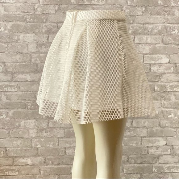 NWOT Charlotte Russe Perforated White Mini Skirt - Picture 6 of 7